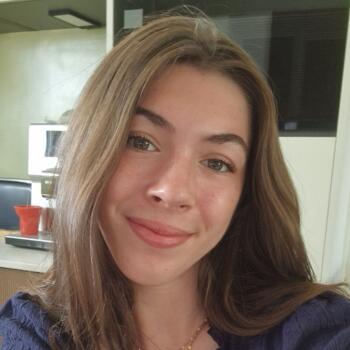 Babysitter in Tournon-sur-Rhône: Elia