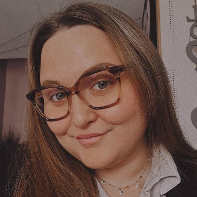 Babysitter in La Roche-Maurice: Elisa