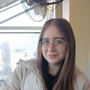 Babysitter in Kamatero: Christina