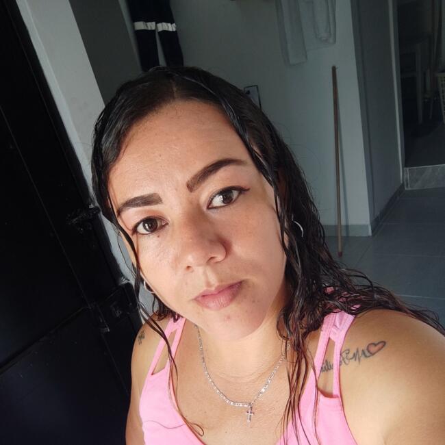 Babysitter in Palmira: Angie lorena