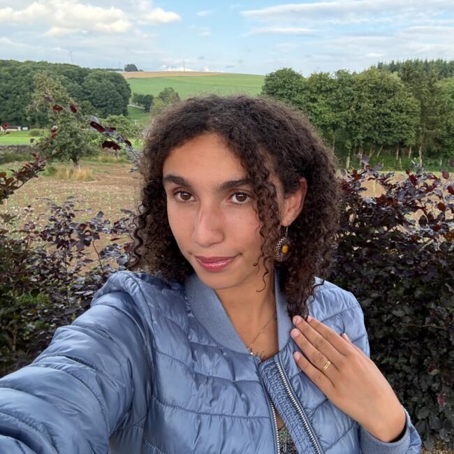 Babysitter in Arlon: Ayat