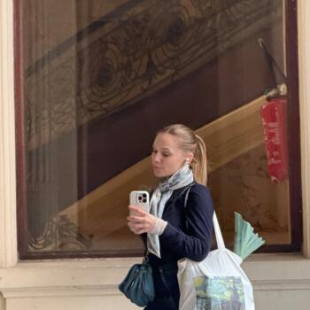 Babysitter in Paris: Camille