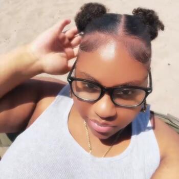 Babysitter Los Angeles: Emani