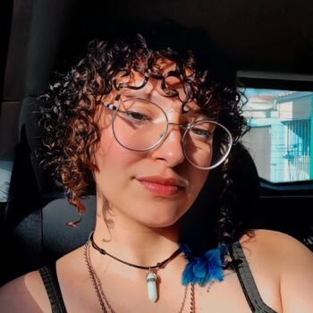 Babá Pinhais: Amanda