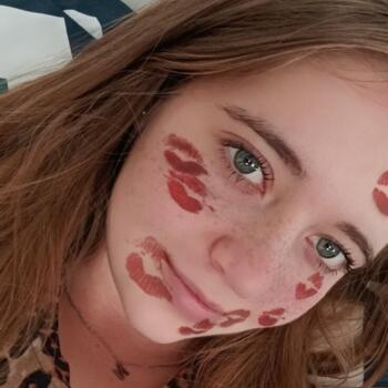 Babysitter in Artiče: Nika