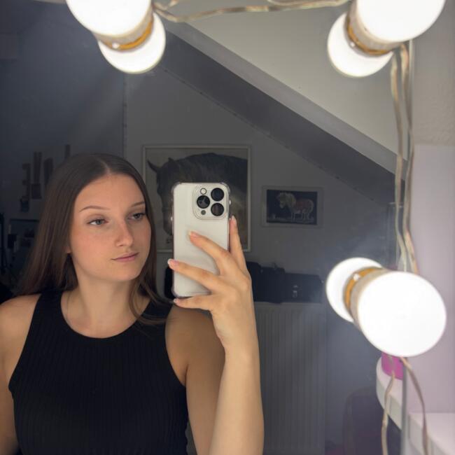 Babysitter in Lumbin: Manon