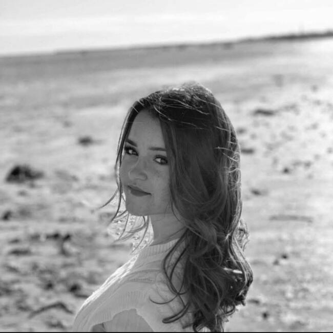 Babysitter in Penmarch: Carmen