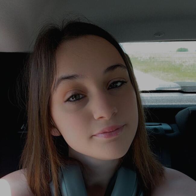 Babysitter in Boisville-la-Saint-Père: Lea