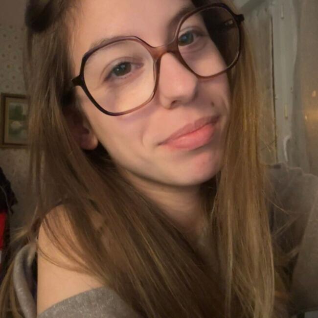 Babysitter in Brest: Anaïs