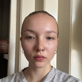 Babysitter in London: Amber