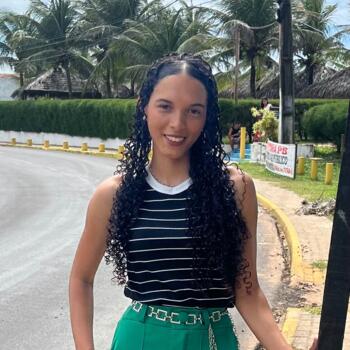 Babysitter Nísia Floresta: Fernanda Gomes