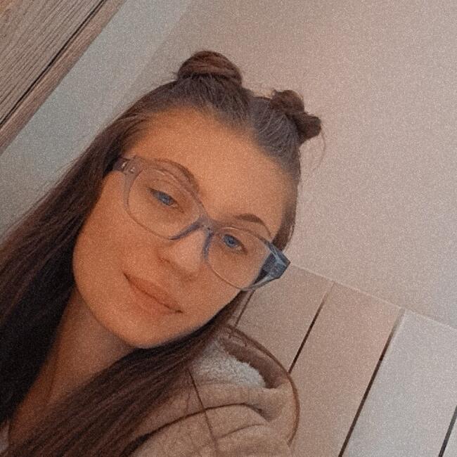 Babysitter in Yerville: Noémie