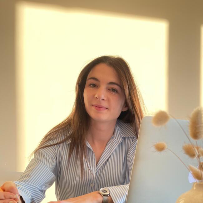 Babysitter in Menton: Ninon