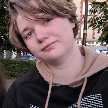 Babysitter in Amiens: Lora-rose