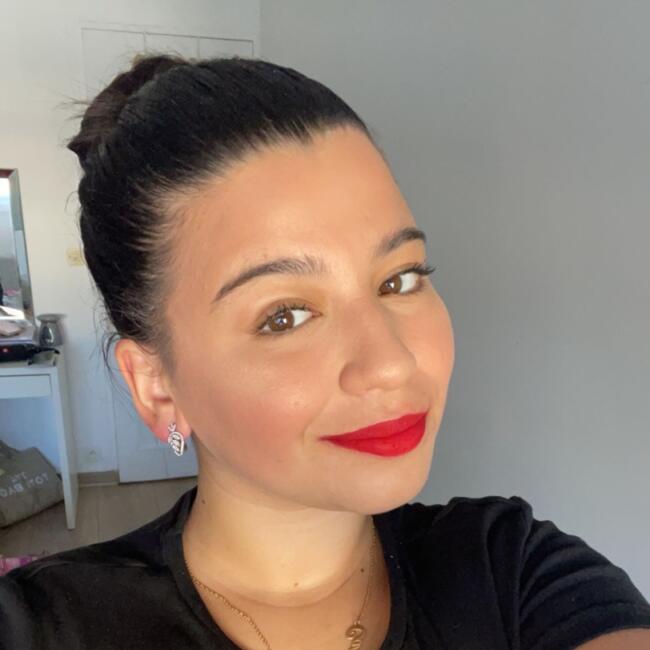 Babysitter in Marignane: CAMELIA