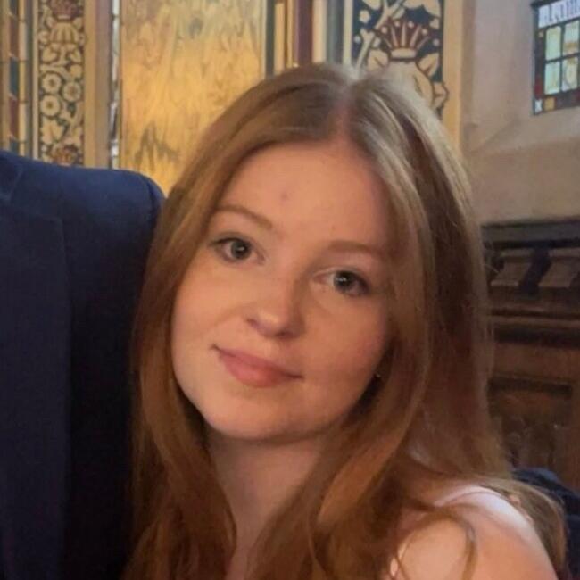 Babysitter in Oldham: Darcy
