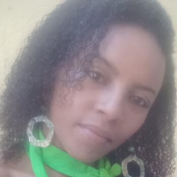 Babysitter Lauro de Freitas: Livia