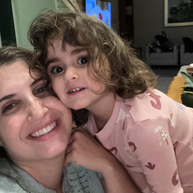 Δουλειά για babysitter στην περιοχή Campo Grande: Camila Denari