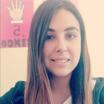 Babysitter in Linares: Victoria castillo