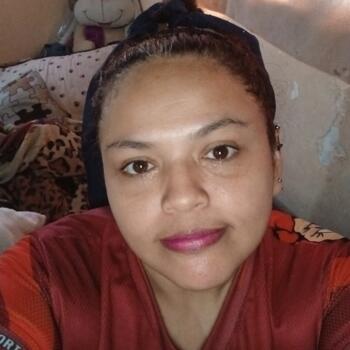 Babysitter in Girón: Yessica
