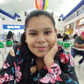 Babysitter Chilibre: Angie