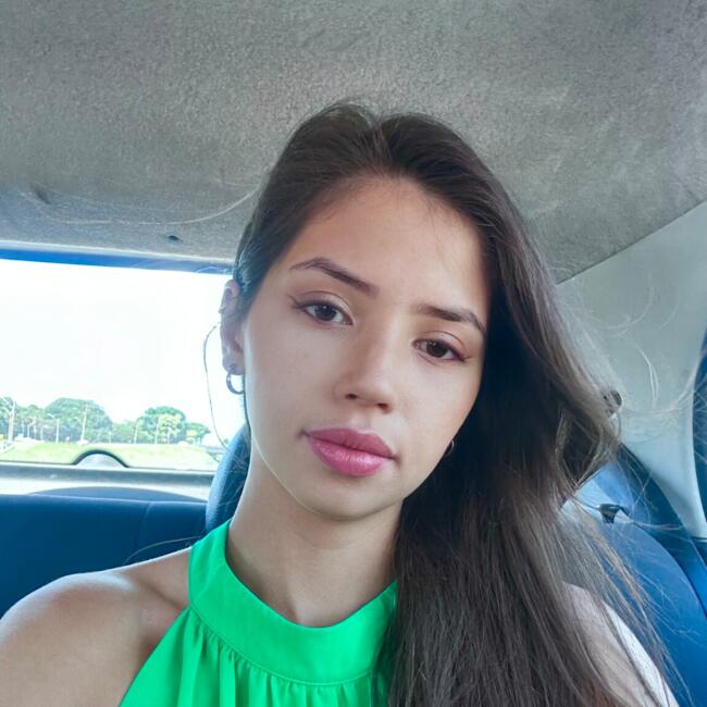 Babysitter in Piracicaba: Lauren