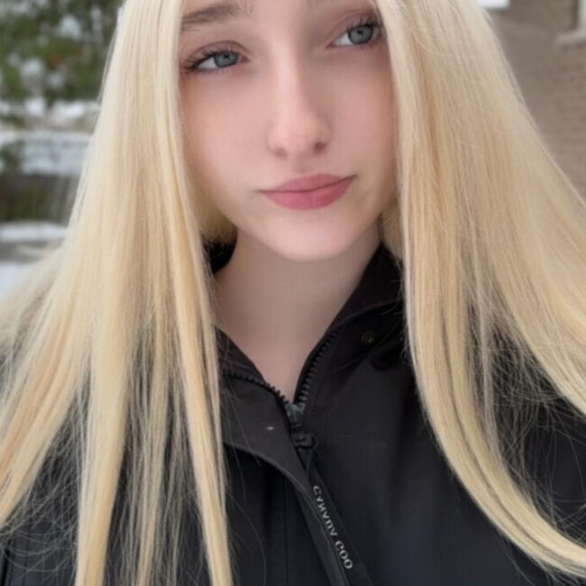 Baby-sitter in Kingston: Hailey