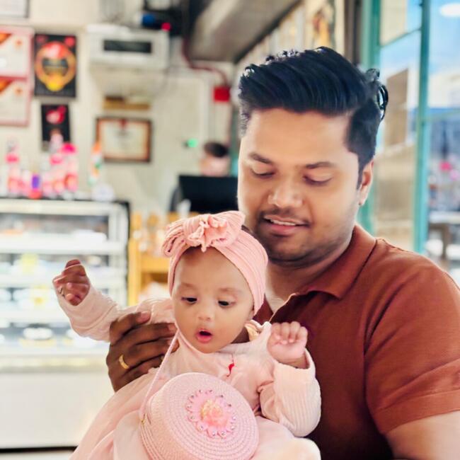 दिल्ली में बेबीसिटिंग की नौकरी: Divyanshu