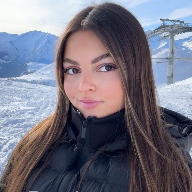 Babysitter in Grigny-sur-Rhône: Nelya