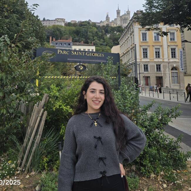 Babysitter in Villeurbanne: Maya