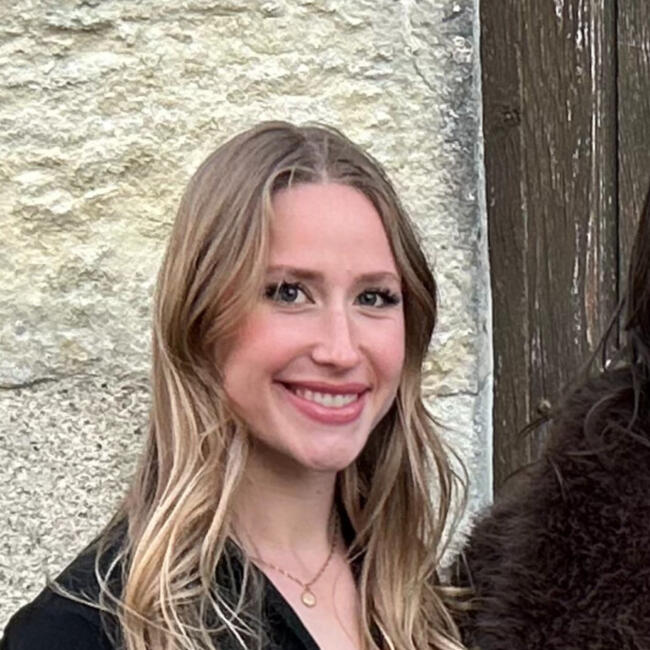 Babysitter in Tours: Lucie