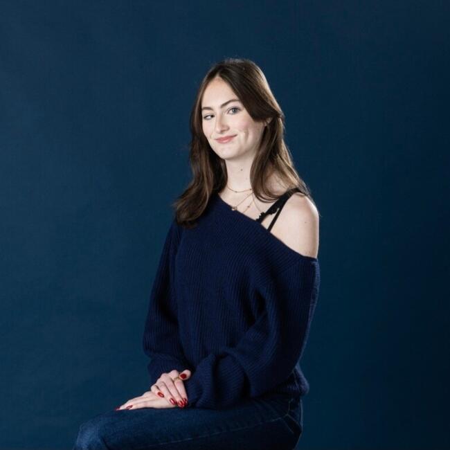 Babysitter in Bussy-Saint-Georges: Isis