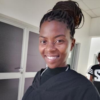 Niñera en Mánchester: Sydonia