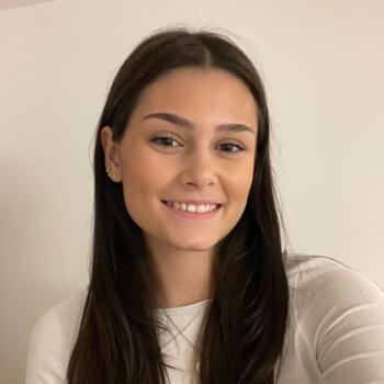 Babysitter in Vienna: Maya