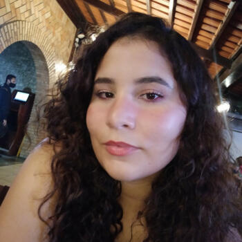 Babysitter in Fortaleza: Henaly Gabriela