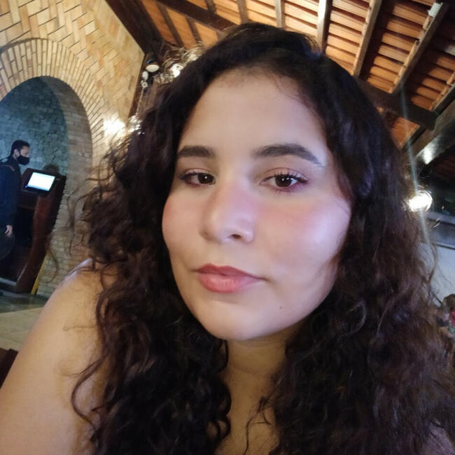Babysitter in Fortaleza: Henaly Gabriela