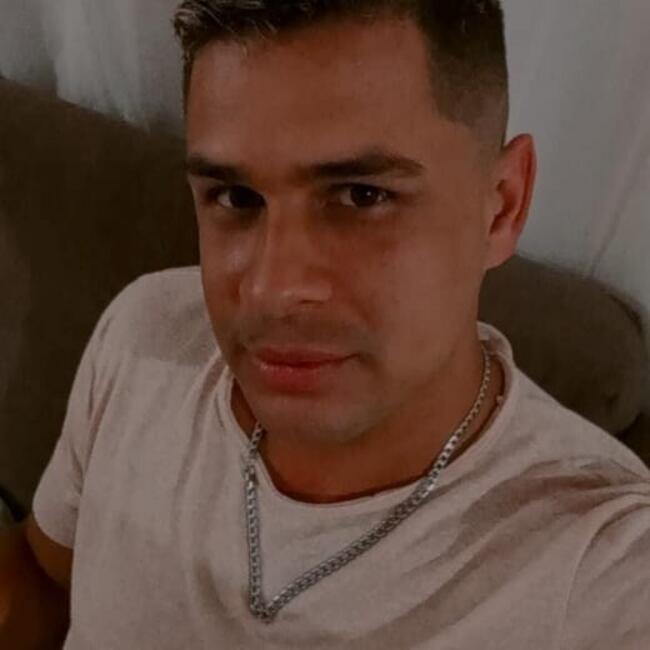 Babysitting job in Belo Horizonte: Adriano