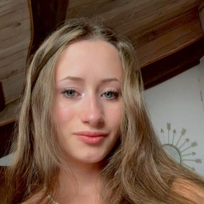 Babysitter in Angers: Meggie