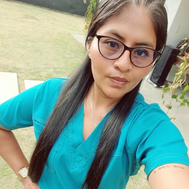 Babysitter in Santiago de Cali: Lizbeth Fernanda Mestizo