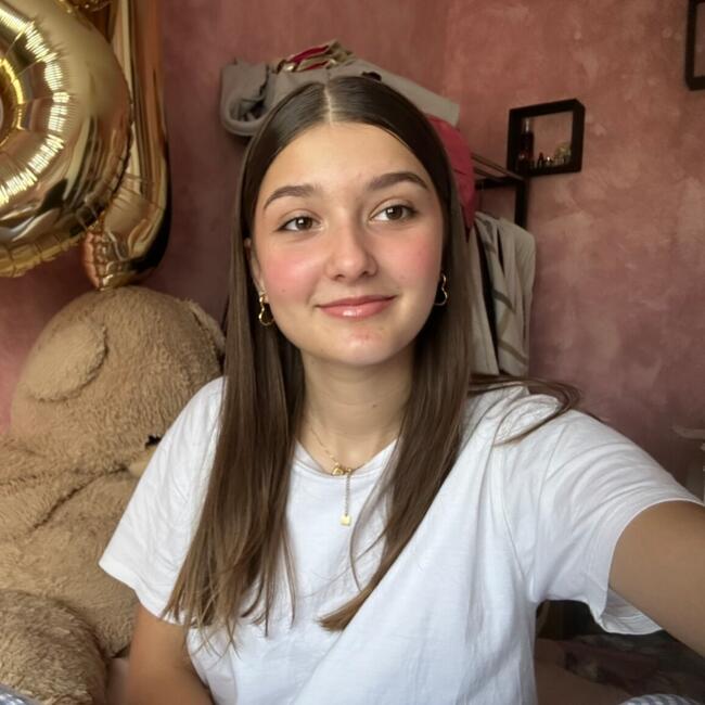 Babysitter in Baugé-en-Anjou: Flavie