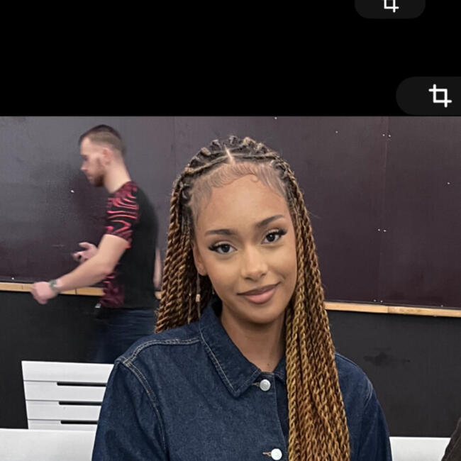 Babysitter in Namur: Eléonore