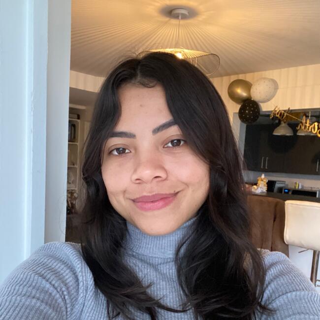 Babysitter in Écully: Evilene