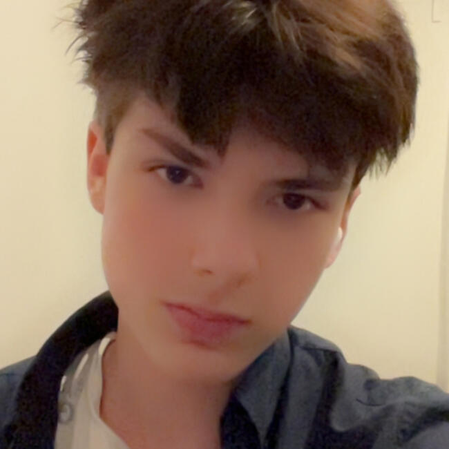 Babysitter in Täby: Misha