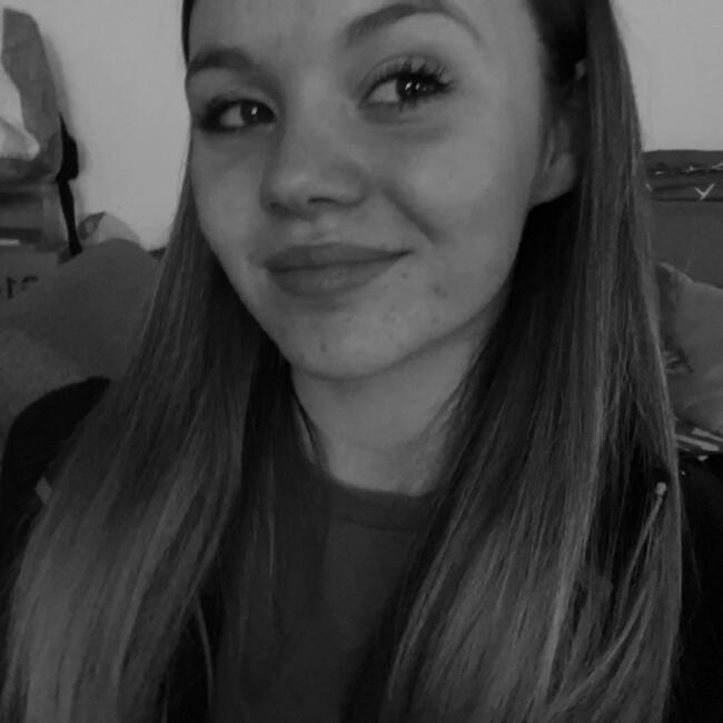 Babysitter in Trélazé: Téana