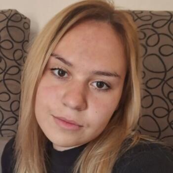 Bebisiterka u Zemun: Teodora