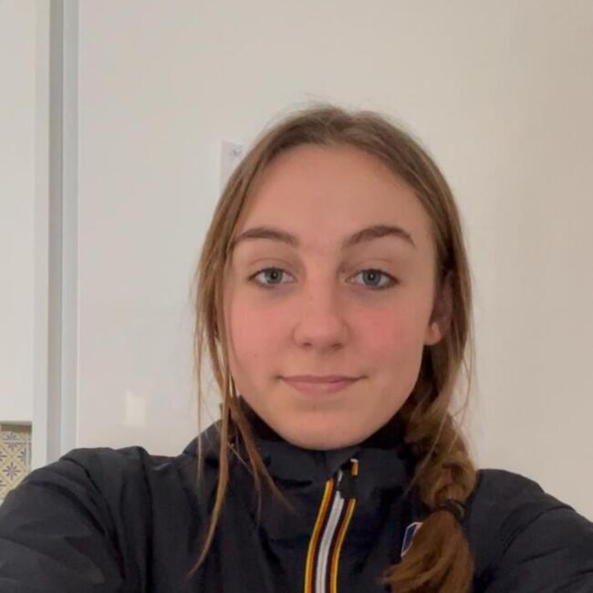 Babysitter in Nivelles: Hélène