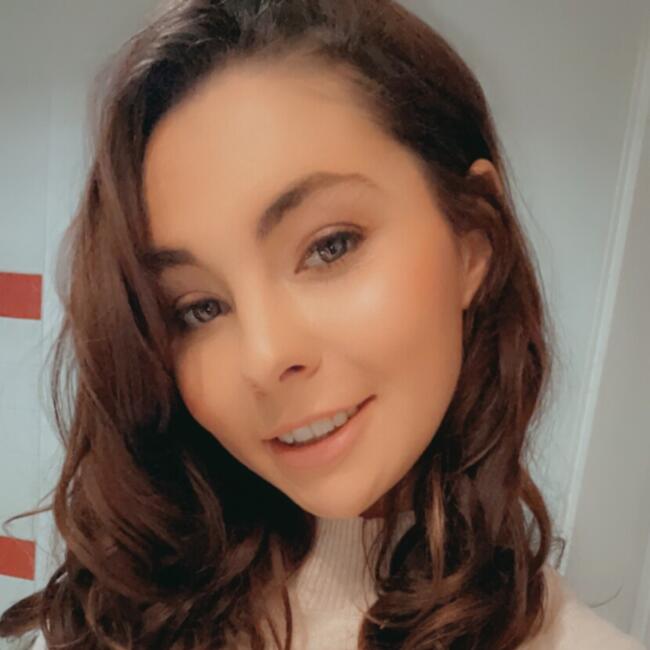 Babysitter in Saint-Symphorien-sur-Coise: Cindy