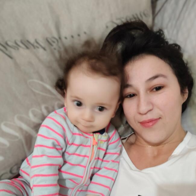 Babysitter in Paris: Kahina