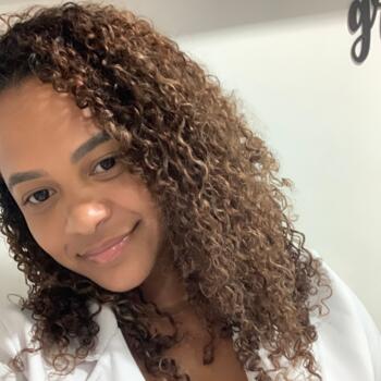 Babysitter in Niterói: Caroline