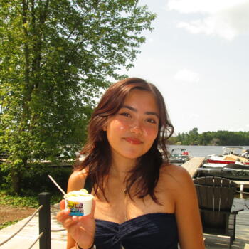 Babysitter in Toronto: Luna